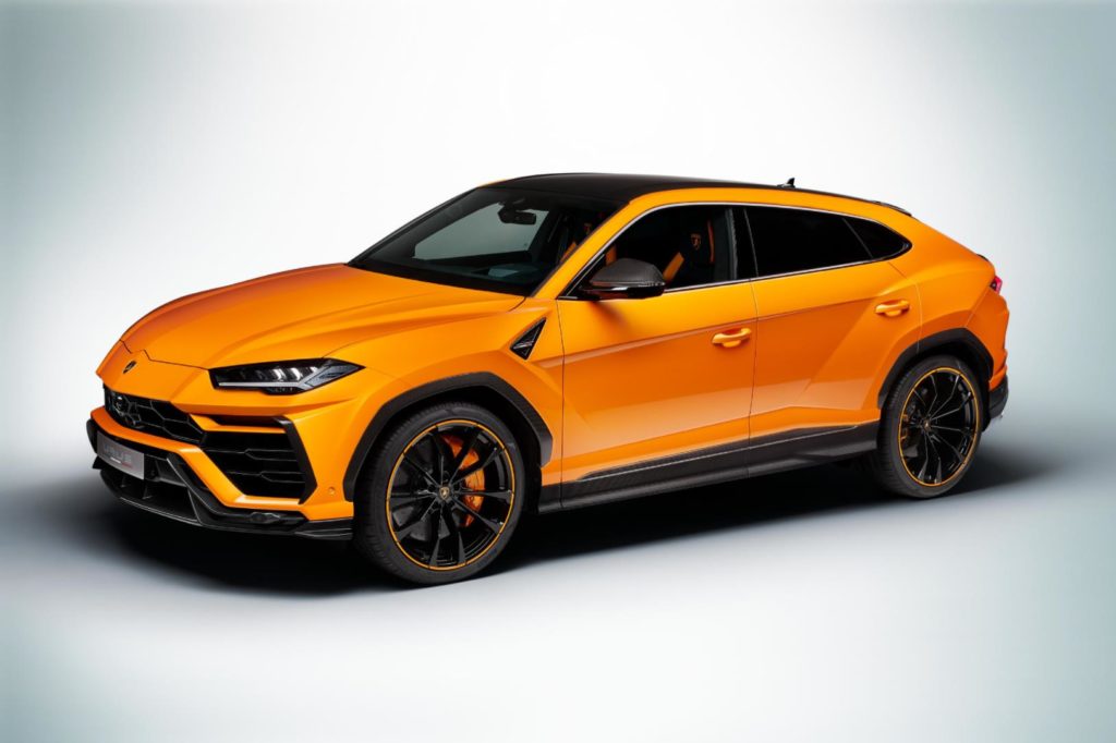 lamborghini urus pearl capsule front side angled